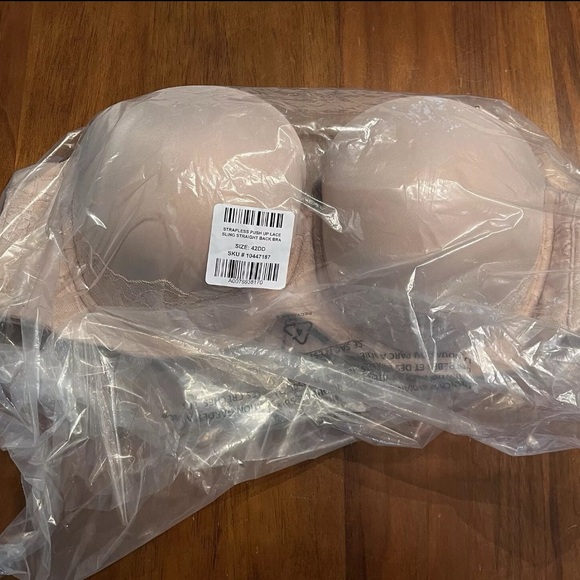 NWT Torrid Bombshell Everyday Strapless Push Up Lace Bra 42DD Beige Nude 42 DD - Picture 2 of 2